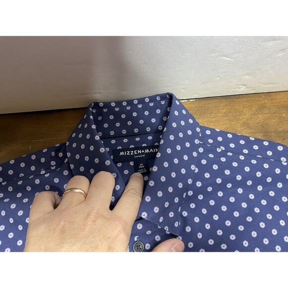 Mizzen + Main Medium Trim Leeward Blue Pink Floral Button Up Casual Preppy - Picture 2 of 12
